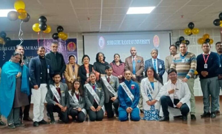 श्री गुरु राम राय विश्वविद्यालय में अलंकरण समारोह में छात्र परिषद ने ली शपथ
