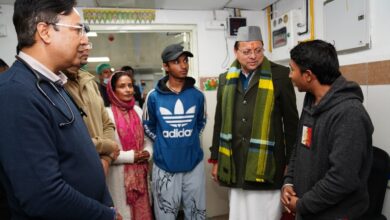 देर रात दून मेडिकल कॉलेज चिकित्सालय पहुंचे मुख्यमंत्री, व्यवस्थाओं का लिया जायजा