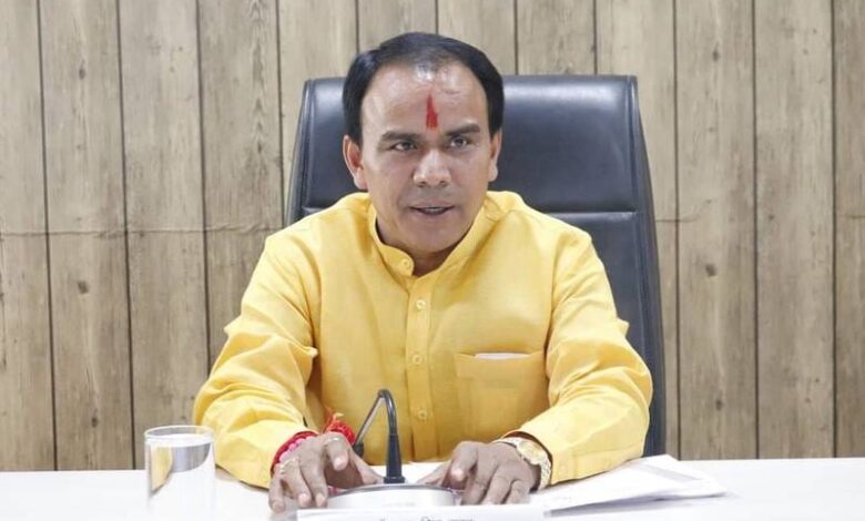 निःशुल्क पाठ्य पुस्तकों से वंचित नहीं रहेगा कोई भी छात्रः डाॅ. धन सिंह रावत