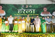 देहरादून: “हर गाँव का यही पैगाम – एक पेड़ माँ के नाम” : हरेला पर्व पर मालदेवता में हुआ भव्य वृक्षारोपण अभियान